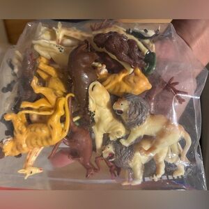 Vintage Miniature Animal Figures / Toys